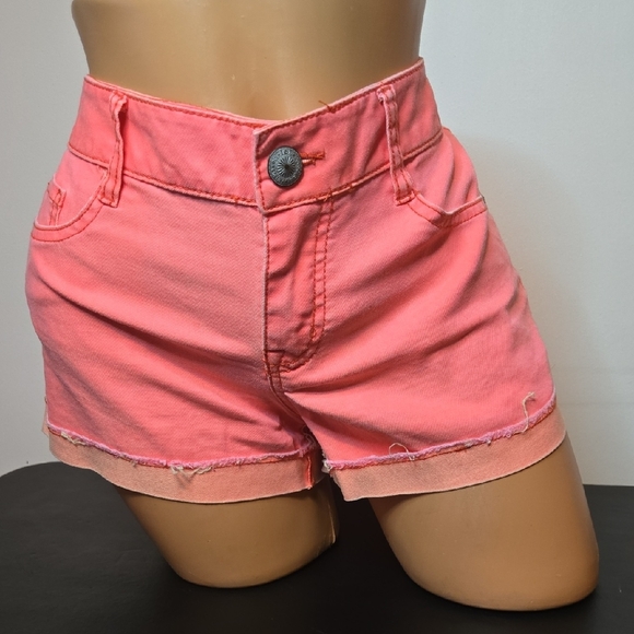 LEI Women's Coral Shorts - Picture 4 of 13
